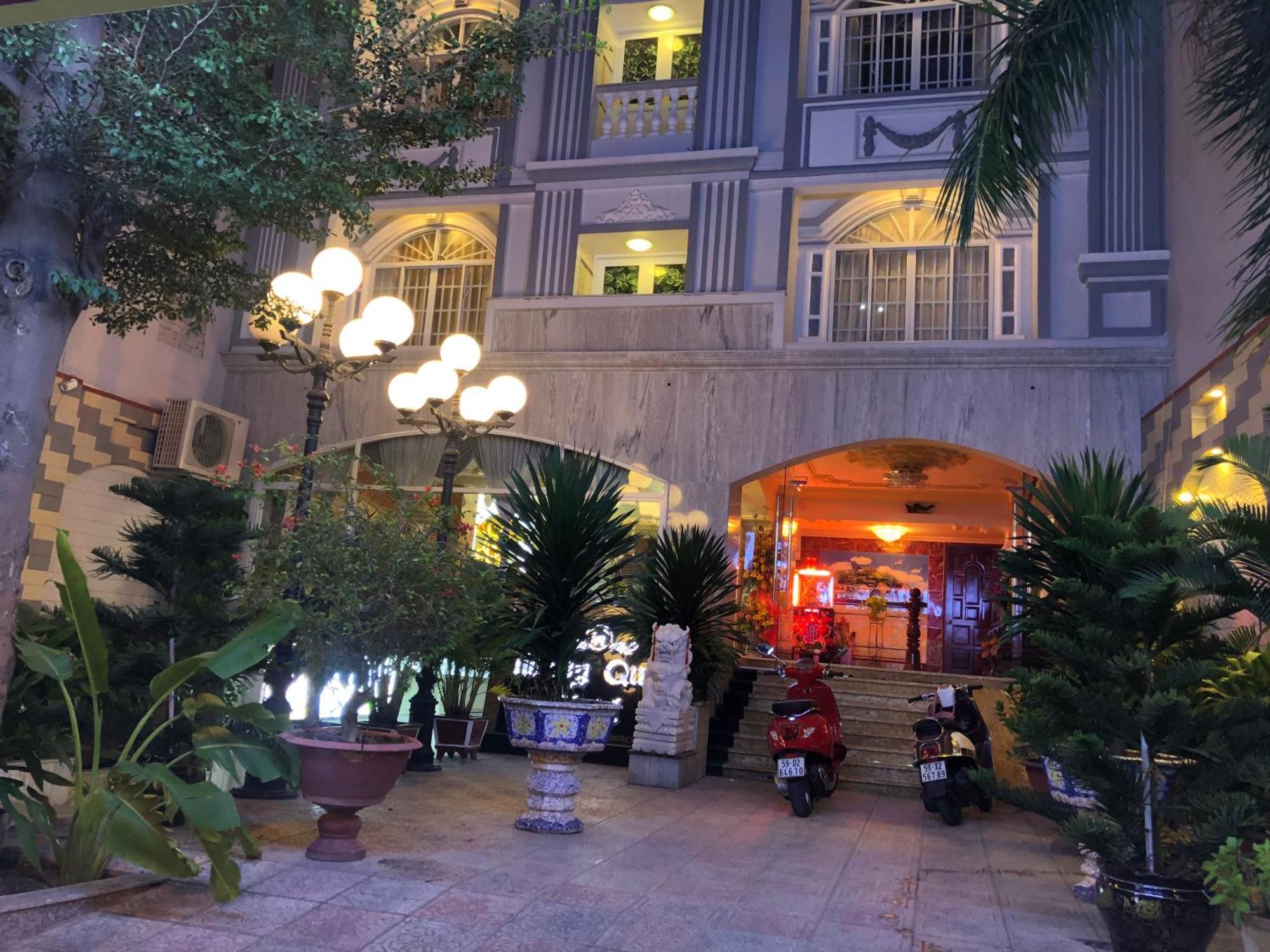Hoang Quan Hotel Хошимин Экстерьер фото